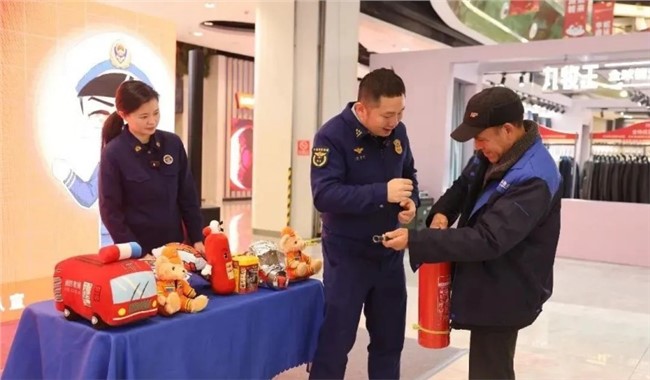 情人節的“火焰藍”：守護歲月靜好，詮釋浪漫情懷